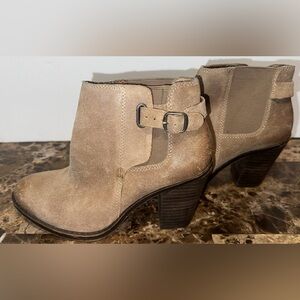 Lucky Brand Ankle Boots Booties Beige Suede